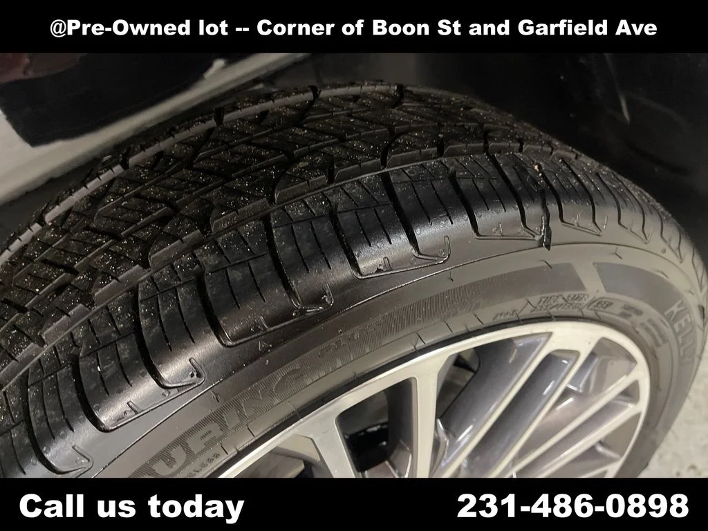Used 2022 Gray Jeep Limited image 6