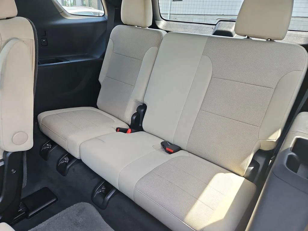 Used 2023 Summit White Chevrolet LT Cloth image 16