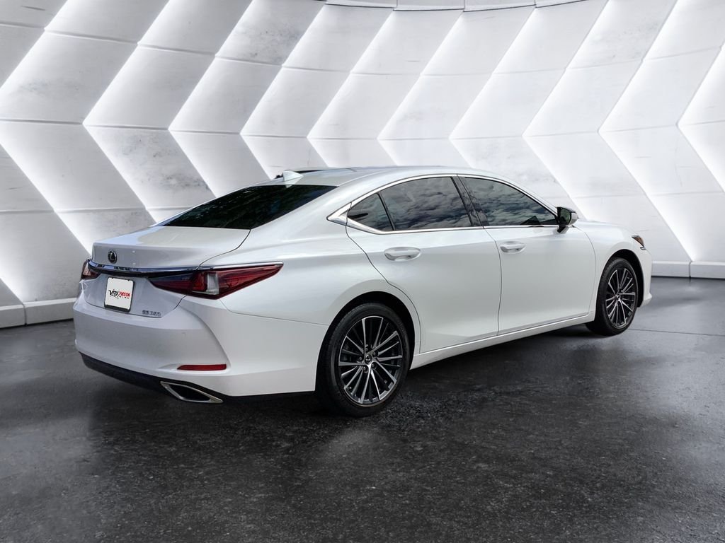 Used 2023 White Lexus 350 image 4