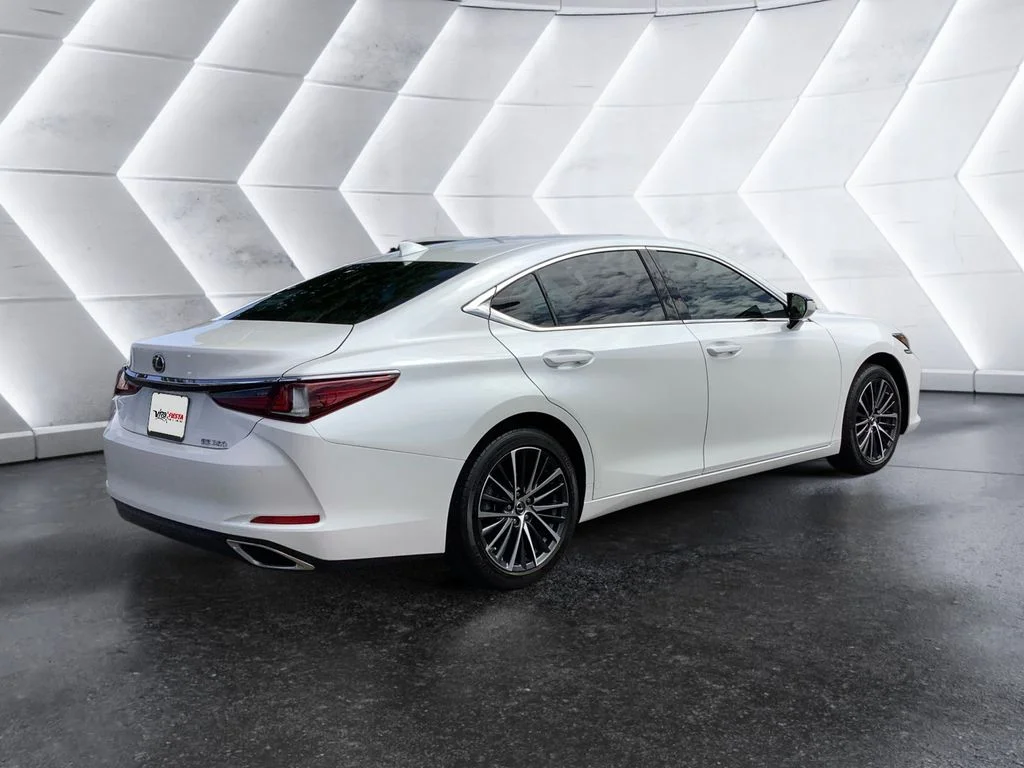 Used 2023 White Lexus 350 image 4