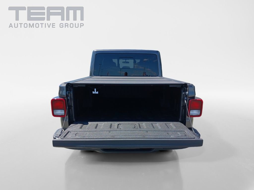 Used 2025 Gray Jeep Nighthawk image 29