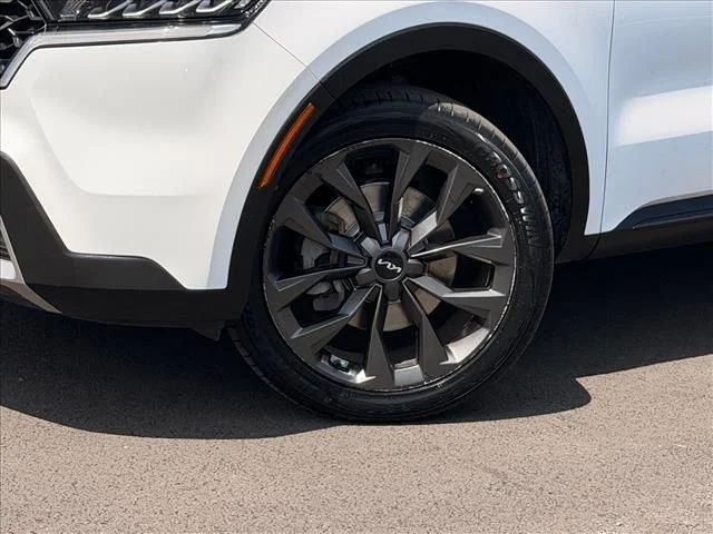 Used 2022 White Kia X-Line EX image 29