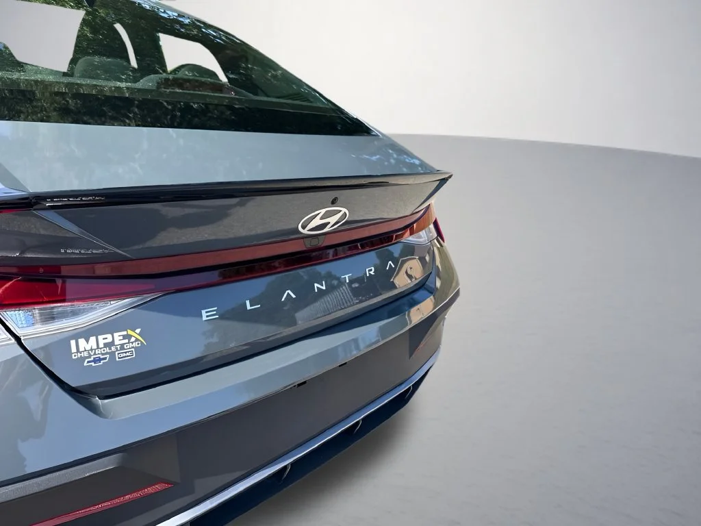 Used 2026 Charcoal Hyundai SEL Sport image 27
