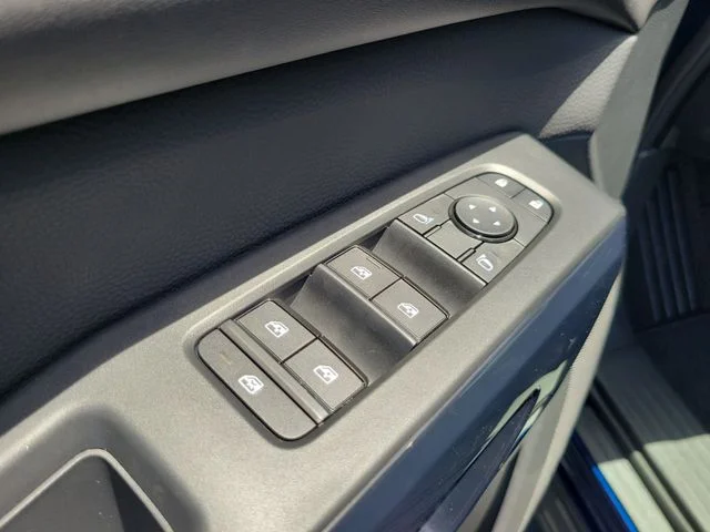 New 2026 Deep Ocean Blue Pearl Nissan SV image 12