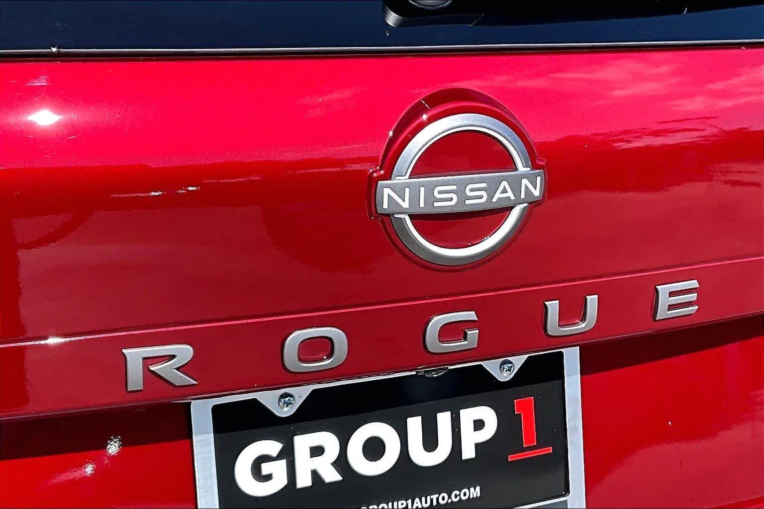 Used 2025 Scarlet Ember Tintcoat Nissan SV image 29