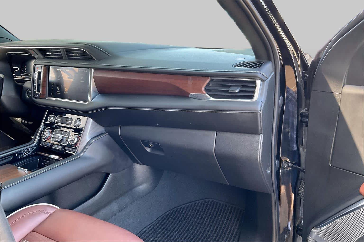 Used 2023 Onyx Black GMC Denali Ultimate image 19