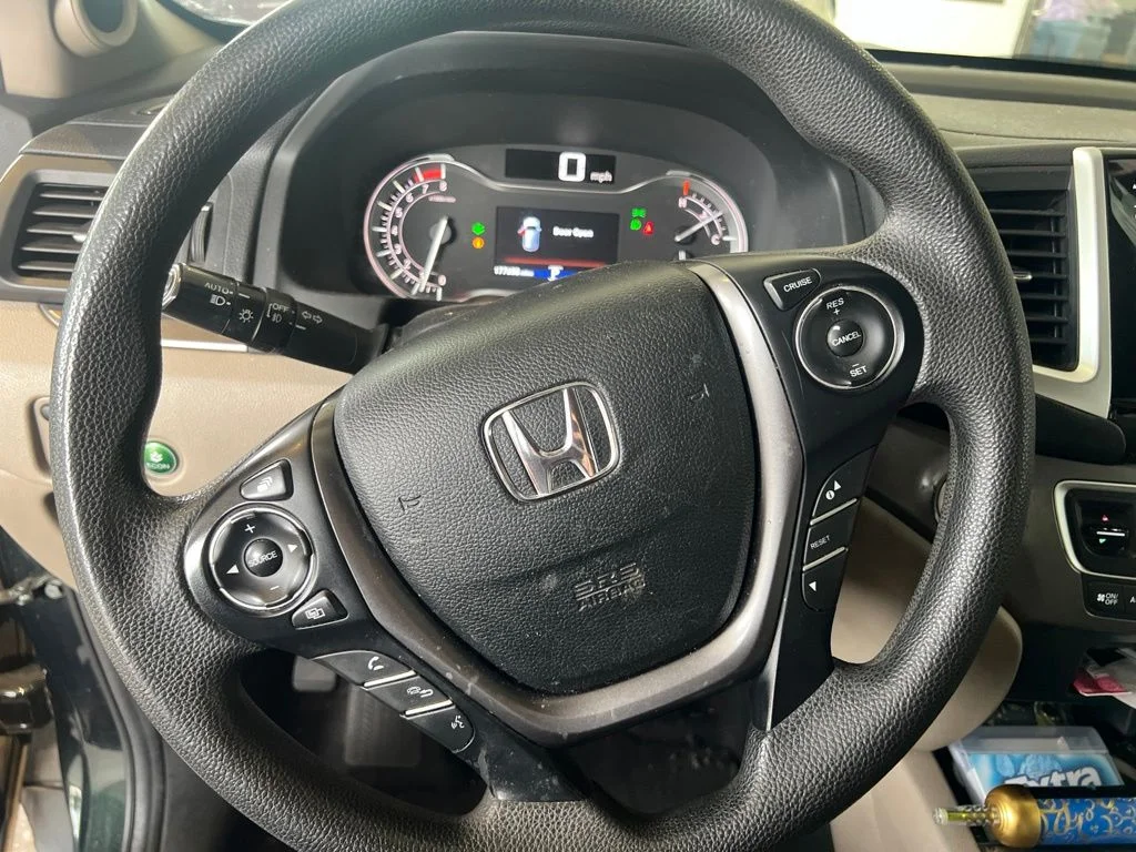 Used 2018  Honda EX image 3