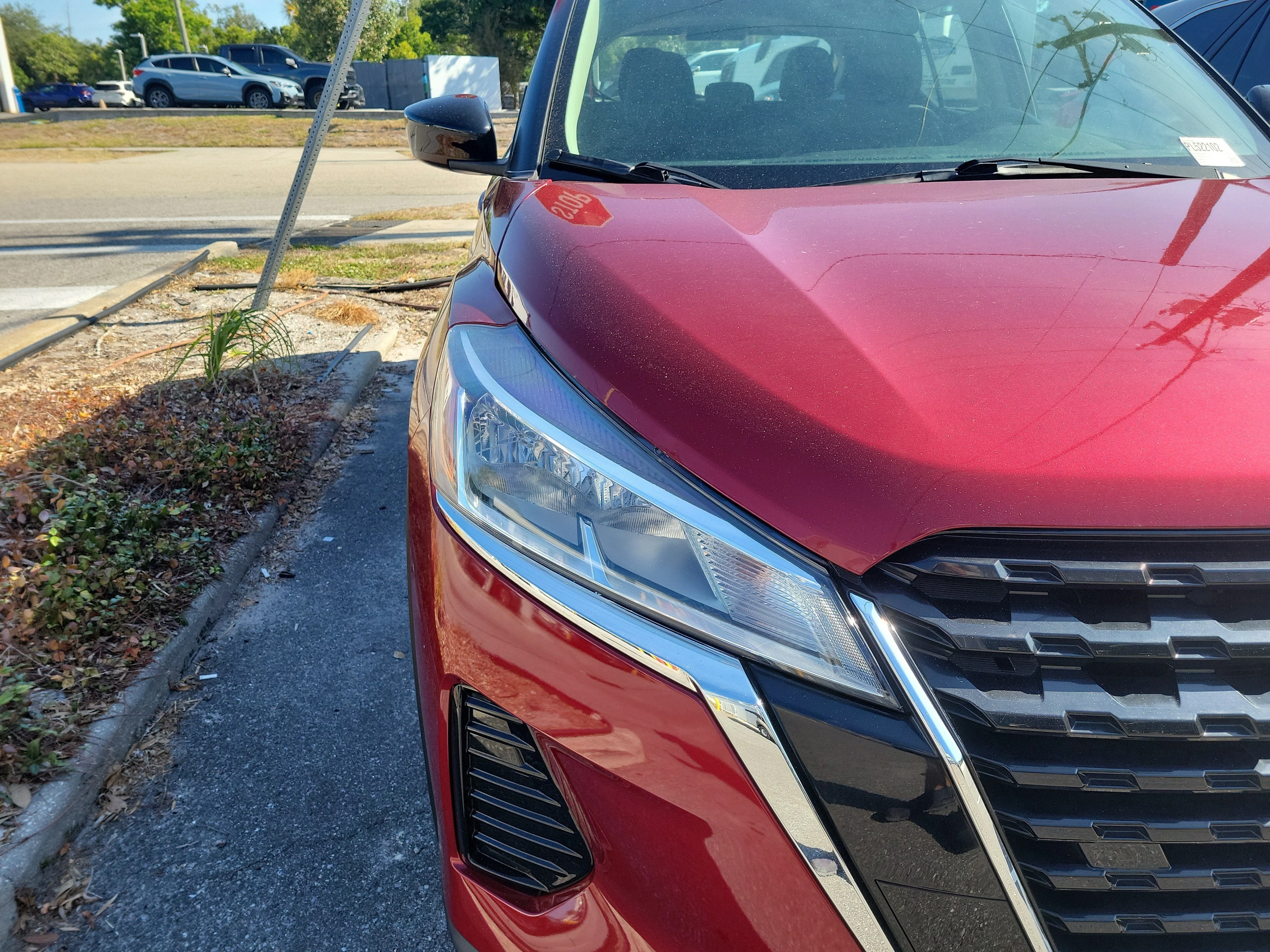 Used 2023 Scarlet Ember Tintcoat/Super Black Nissan SV image 7