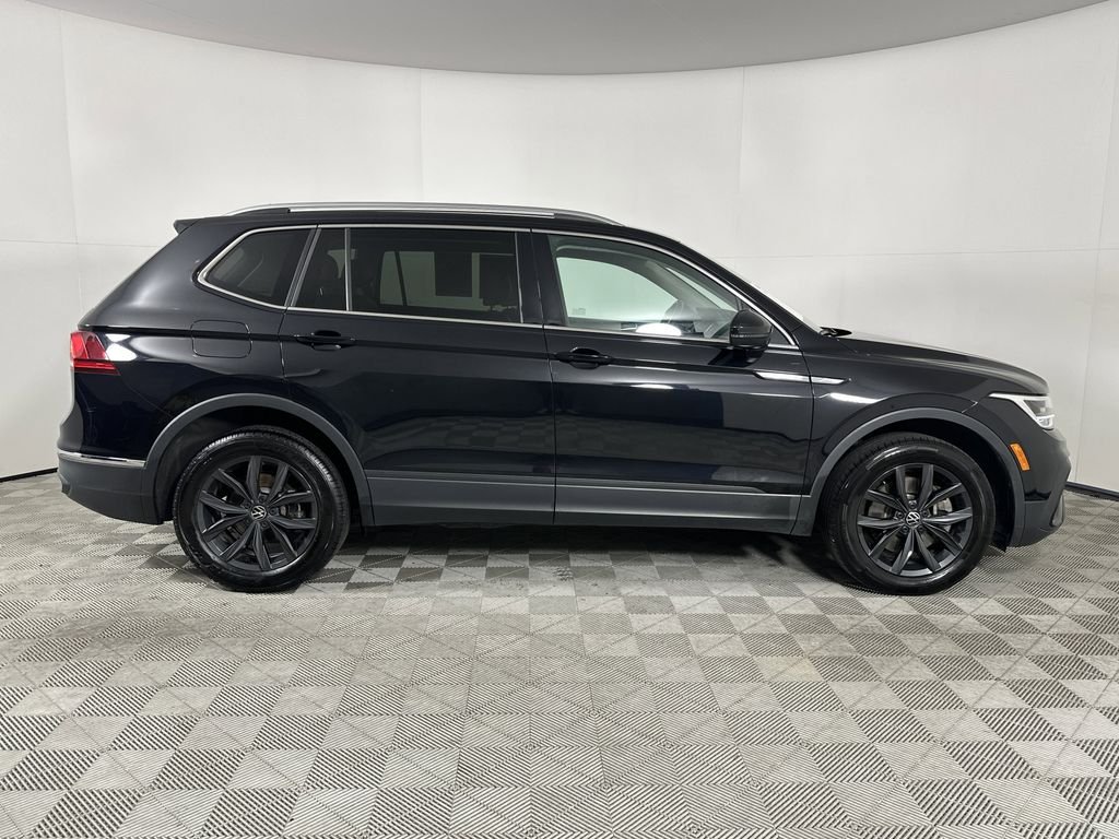 Used 2024 Deep Black Pearl Volkswagen 2.0T SE image 9