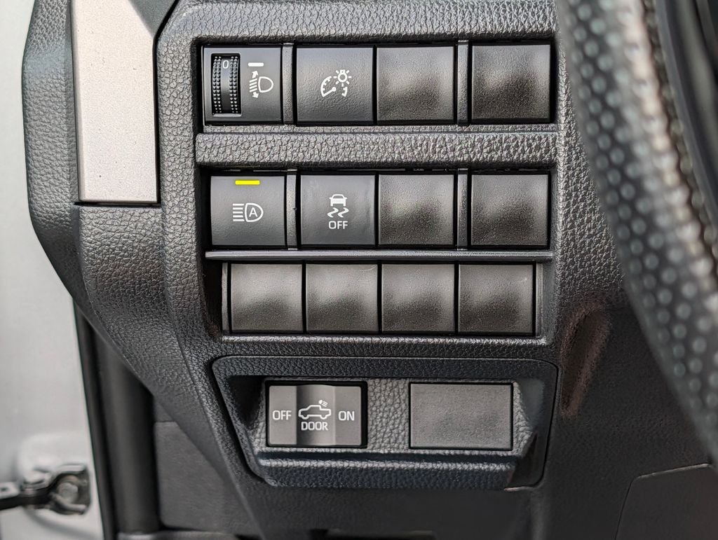 2025 Toyota Tacoma SR5 - Photo 30