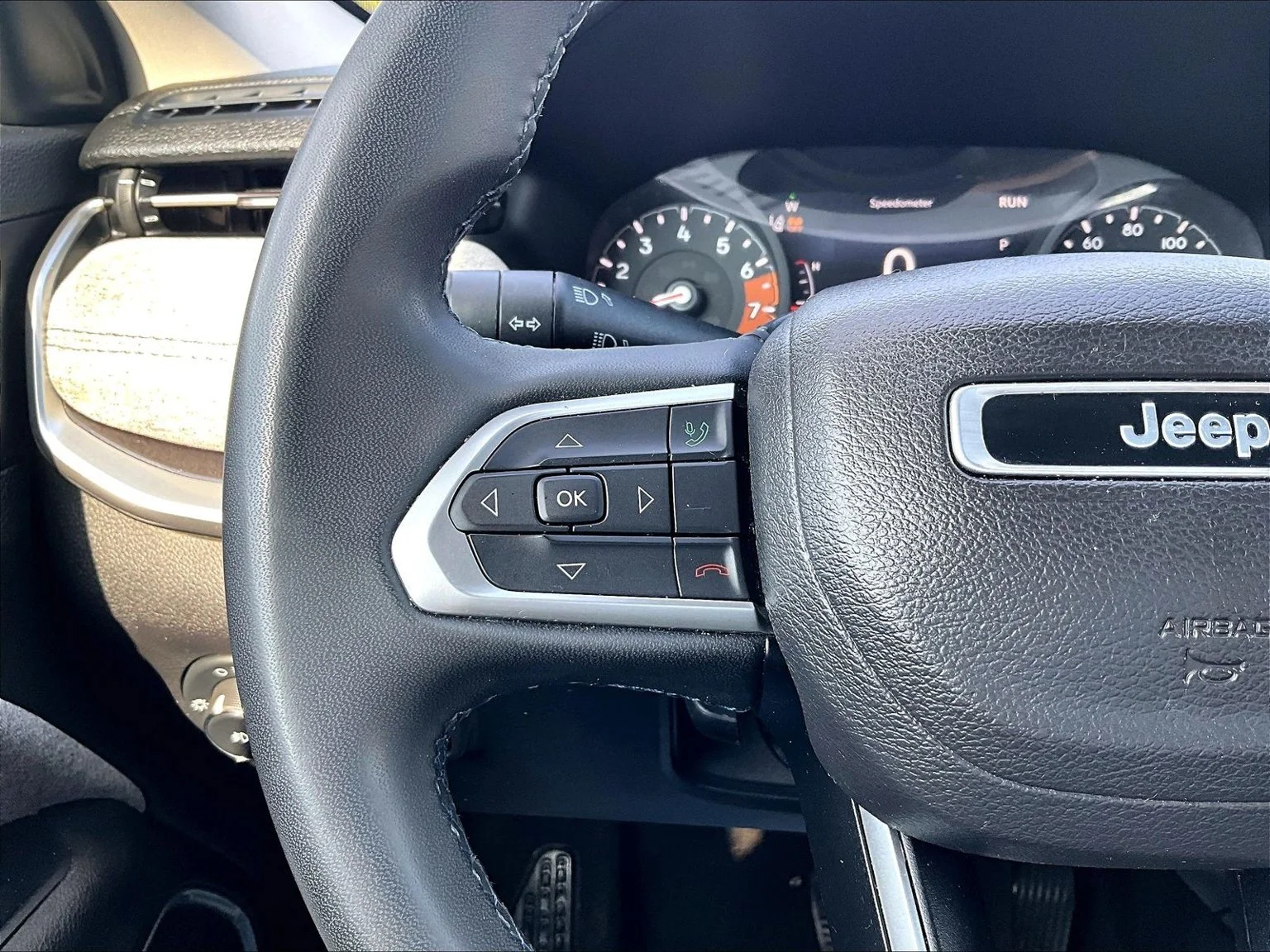 Used 2022 Gray Jeep Latitude image 16