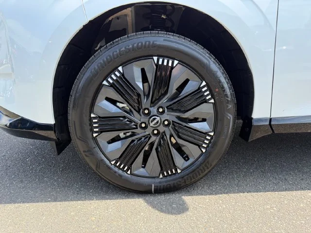 New 2026 Everest White Pearl Tricoat Nissan Platinum image 28