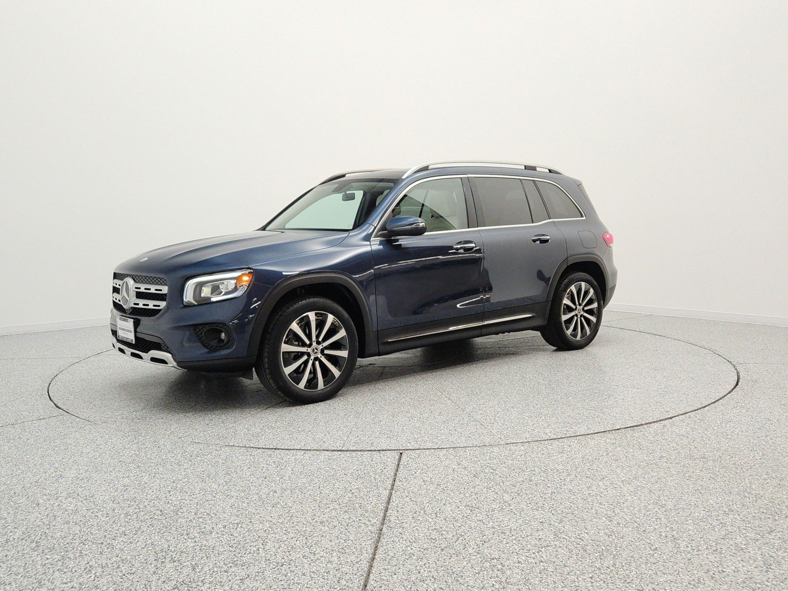 2023 Mercedes-Benz GLB GLB 250's photo