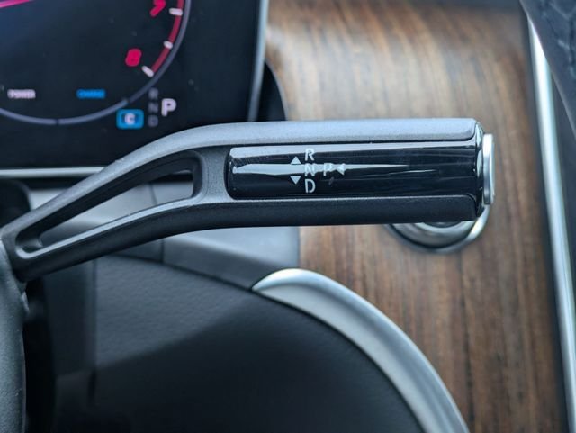 Used 2025 Black Mercedes-Benz GLC 300 image 17