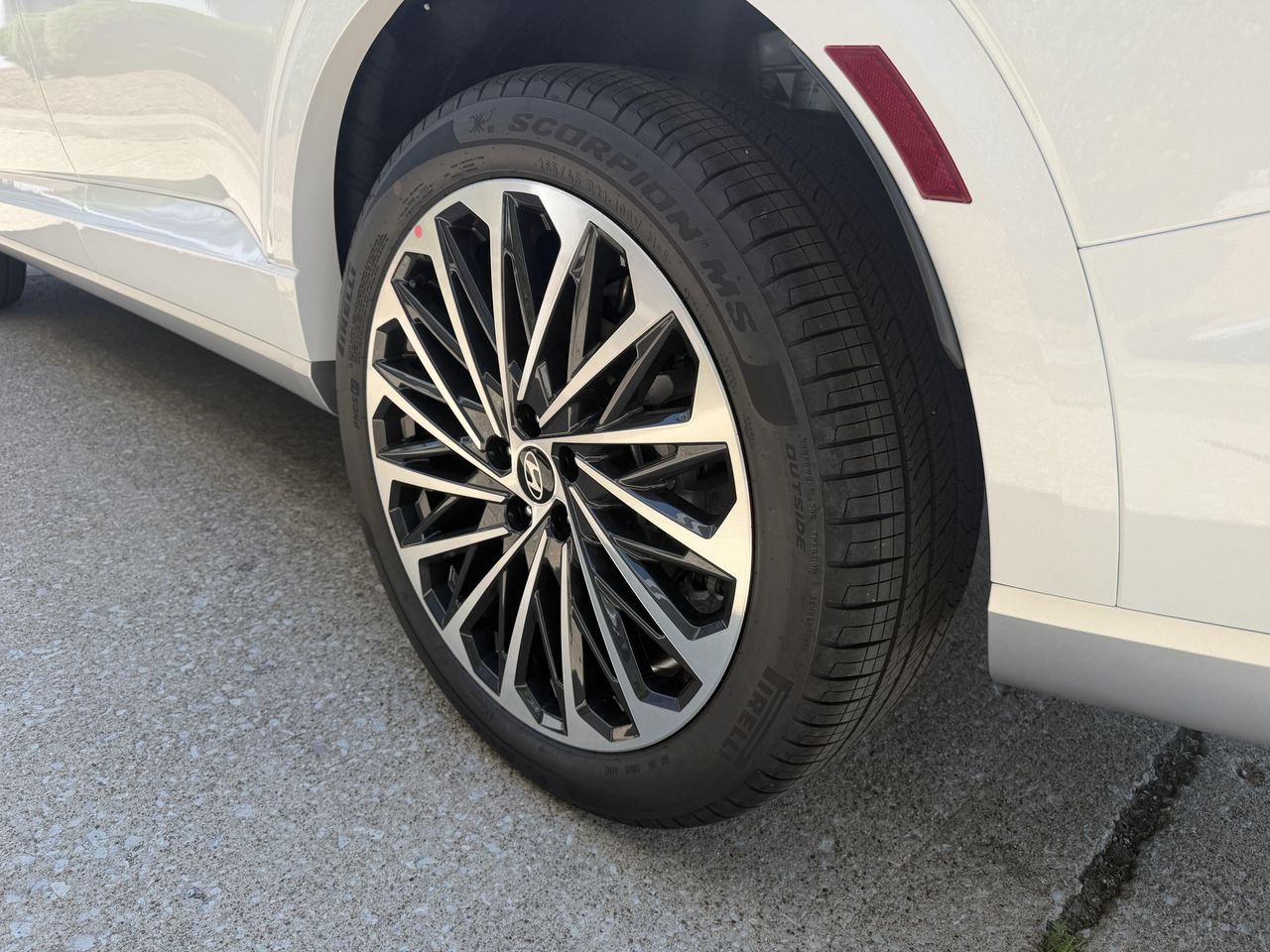 New 2026 Creamy White Pearl Hyundai Calligraphy image 15