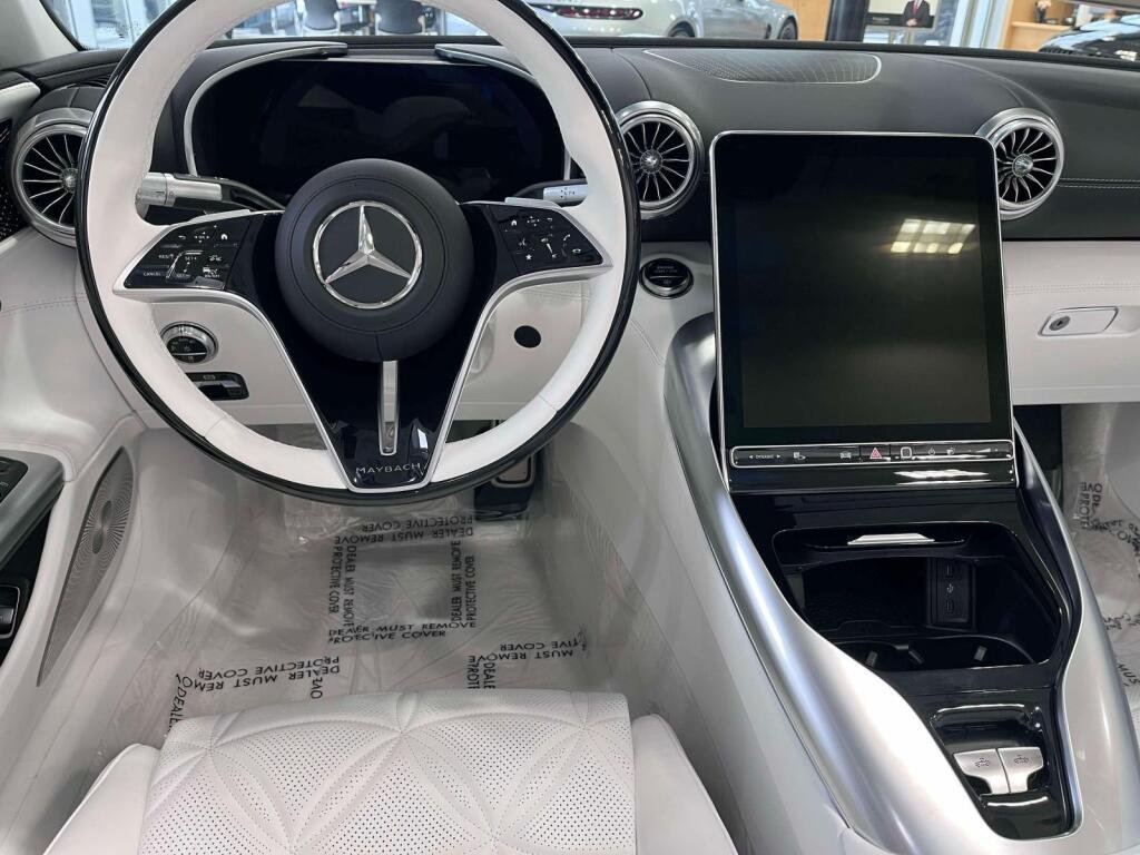 New 2026 MANUFAKTUR Garnet Red Metallic (Red Ambiance) Mercedes-Benz Maybach SL 680 Monogram Series image 2