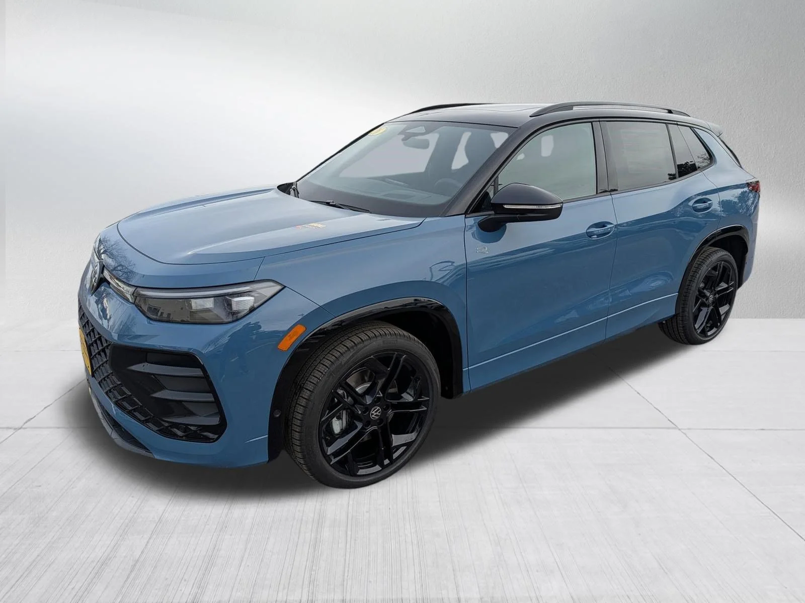 New 2026 Monterey Blue w/Deep Black Roof Volkswagen SE R-Line Black image 4