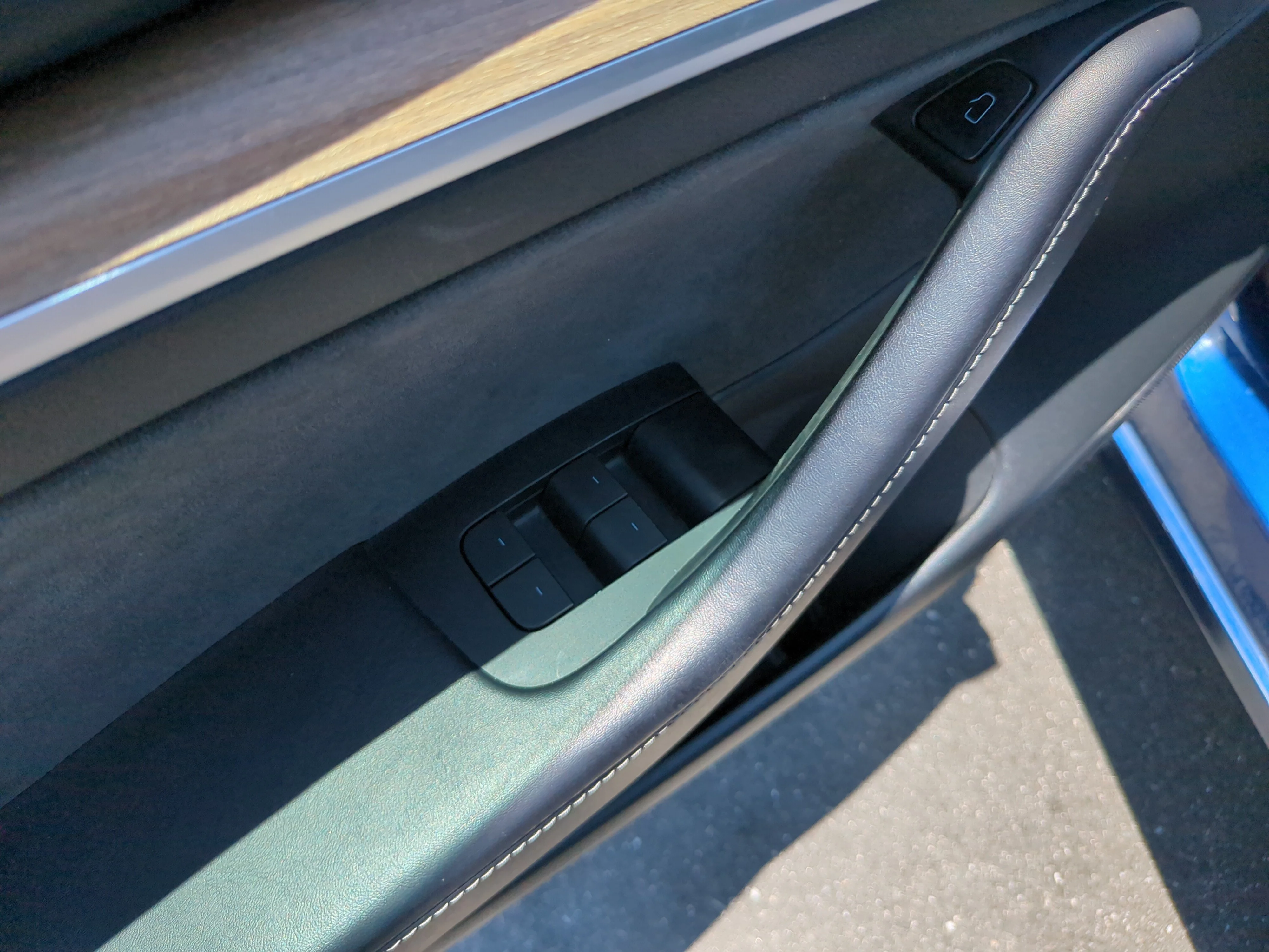 Used 2023 Deep Blue Metallic Tesla  image 23