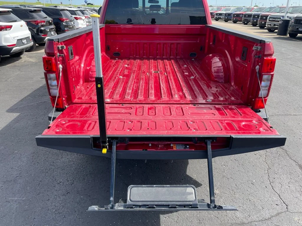 Used 2022 Red Metallic Ford Lariat image 34