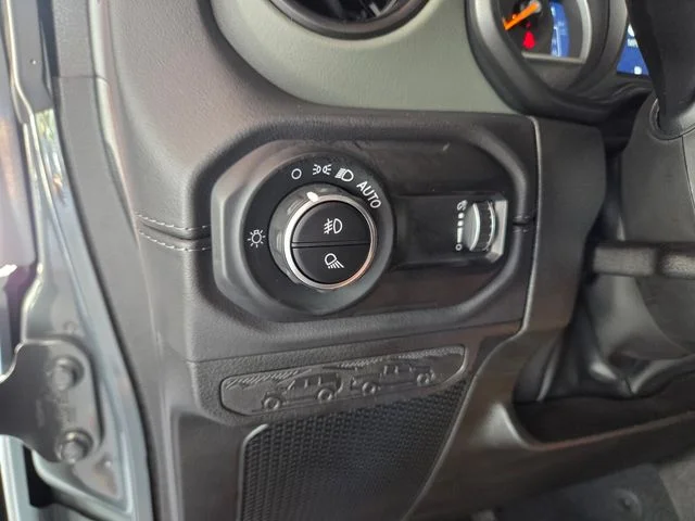 Used 2024 Gray Jeep Mojave image 23