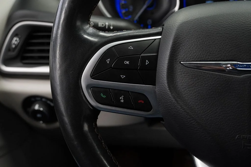 Used 2019 Silver Chrysler Touring Plus image 37