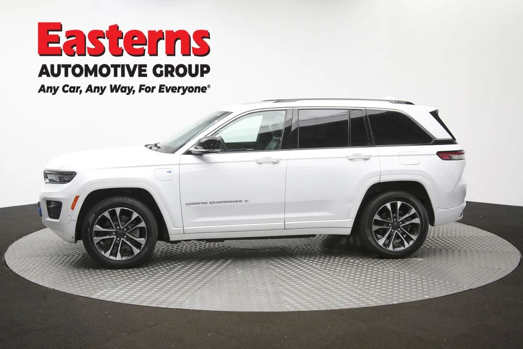 Used 2022 White Jeep Overland 4xe image 63