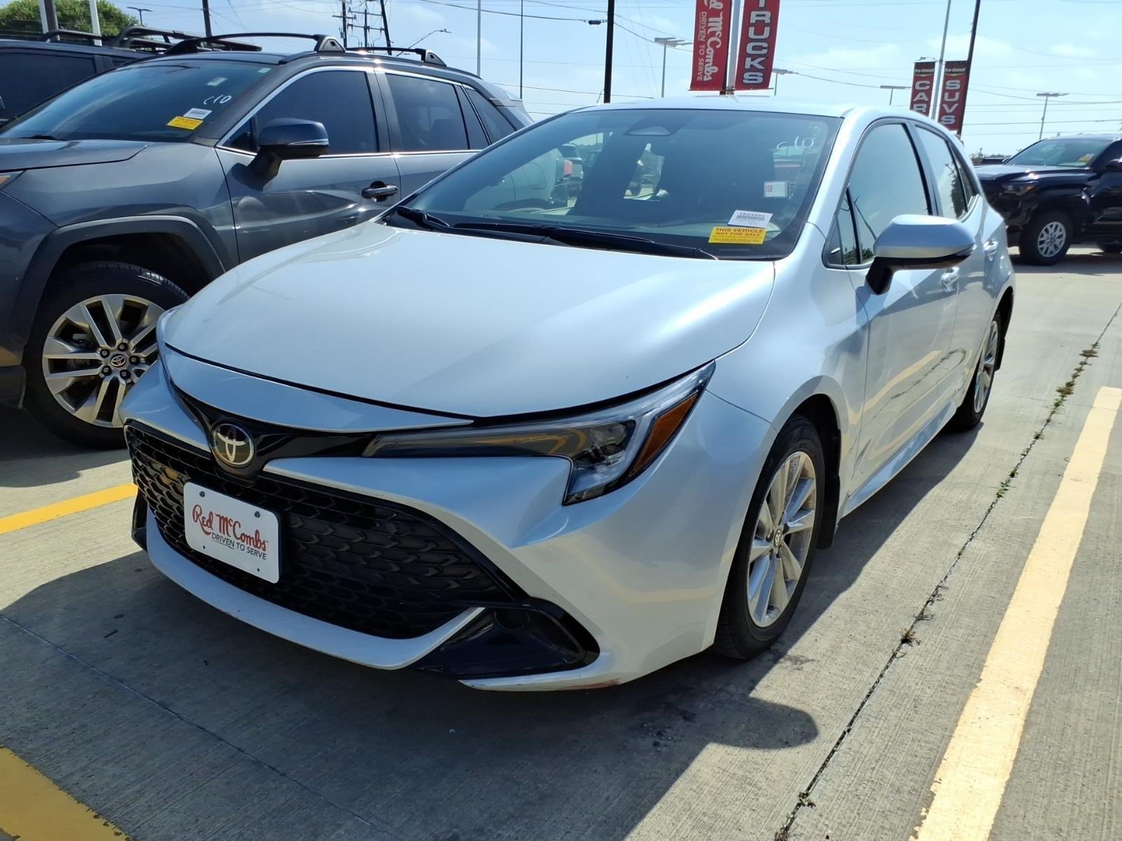 Used 2025 White Toyota SE image 1