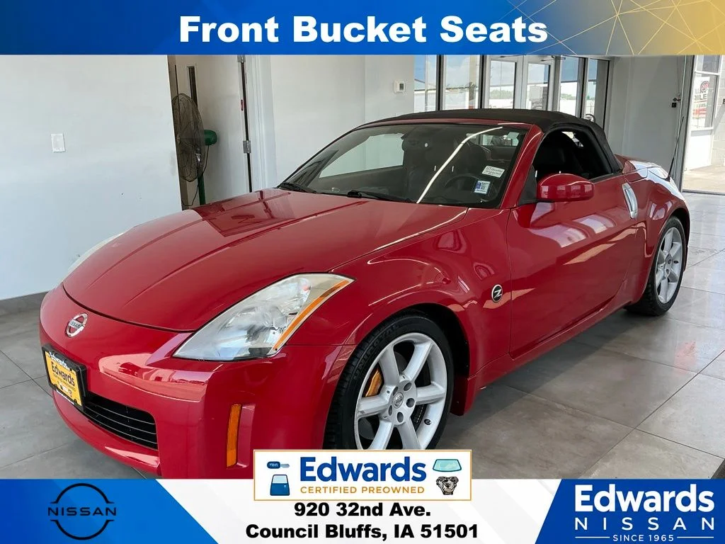 Used 2005 Red Nissan Grand Touring image 10
