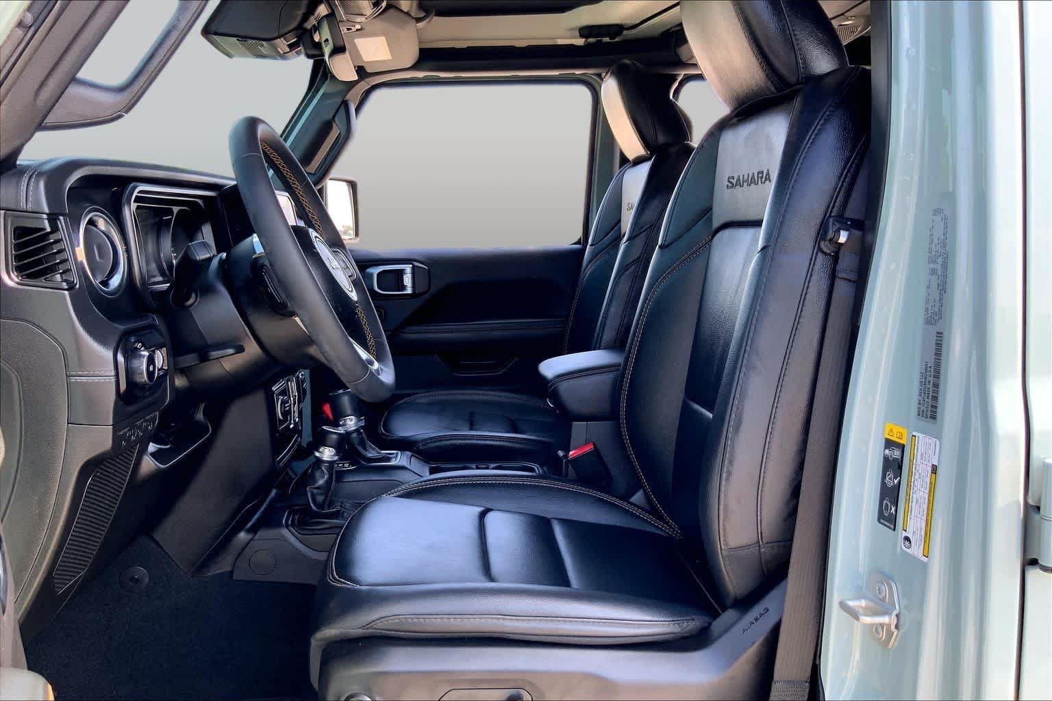 Used 2024 Earl Clearcoat Jeep Sahara image 8