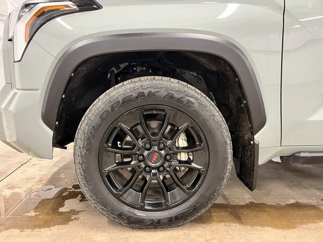 Used 2024  Toyota SR5 image 9