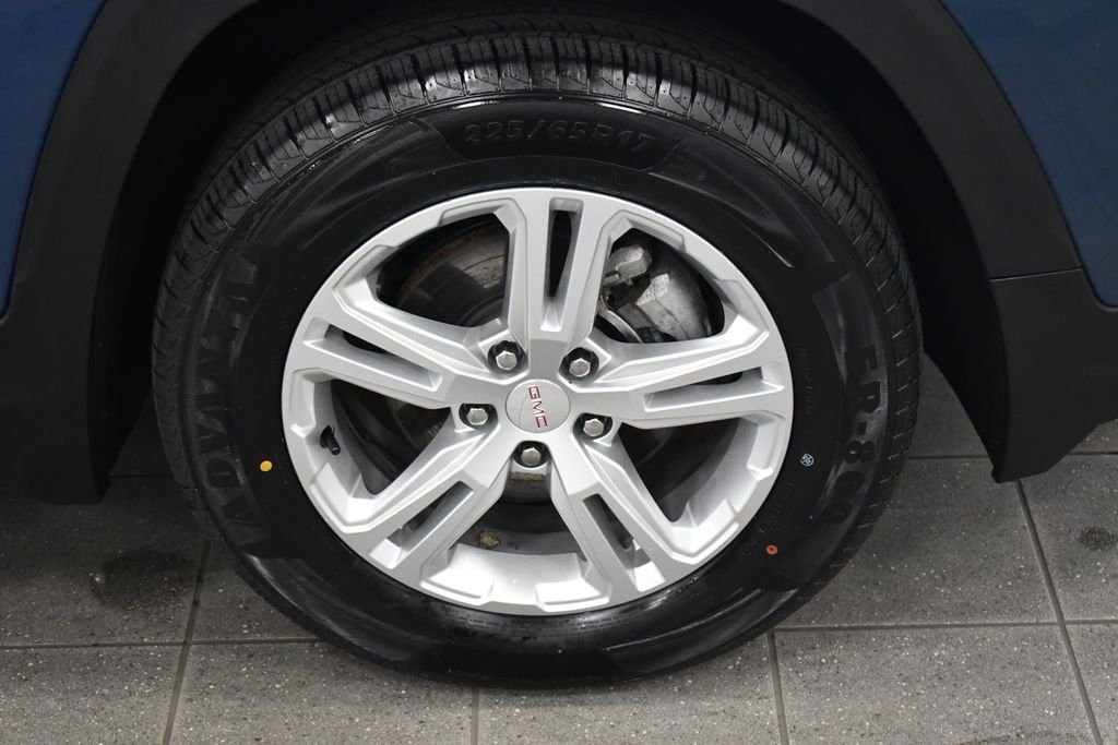 Used 2024 Downpour Metallic GMC SLE image 11