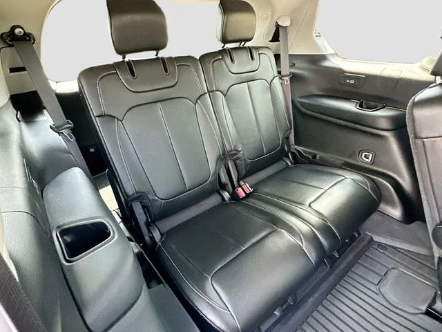 Used 2023 Black Jeep Limited image 27