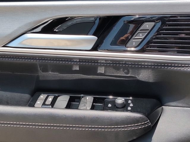 New 2026 Bright White Clear-Coat Exterior Paint Jeep Limited Altitude image 25