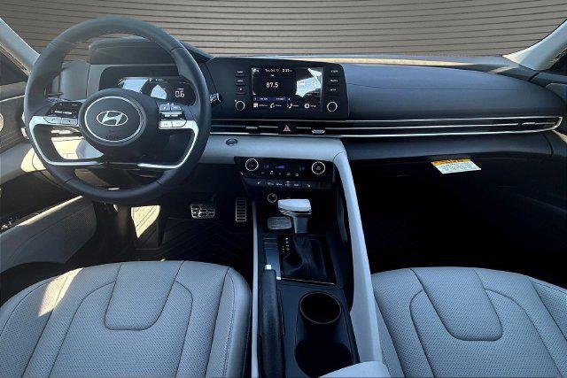 New 2026 White Hyundai SEL Sport Plus image 5