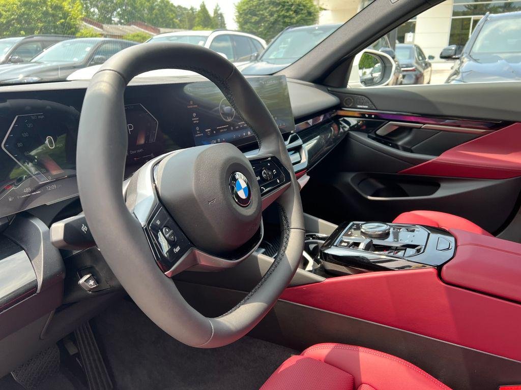 New 2027 Alpine White BMW 530i image 4