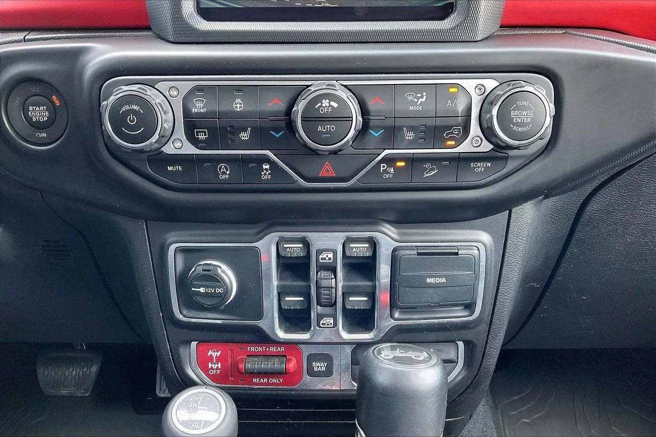 Used 2018 White Jeep Rubicon image 18