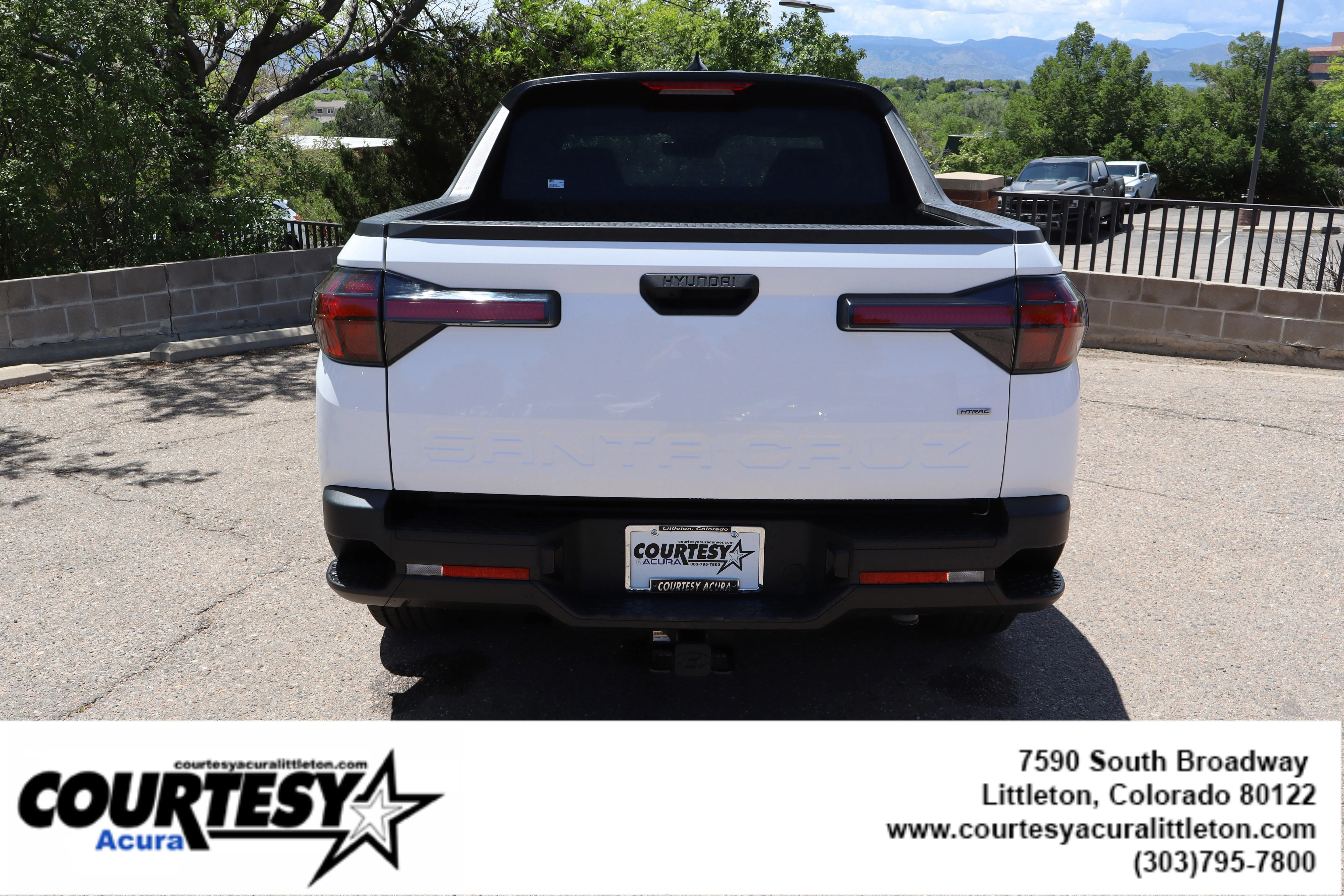 Used 2024 Atlas White Hyundai SEL image 4