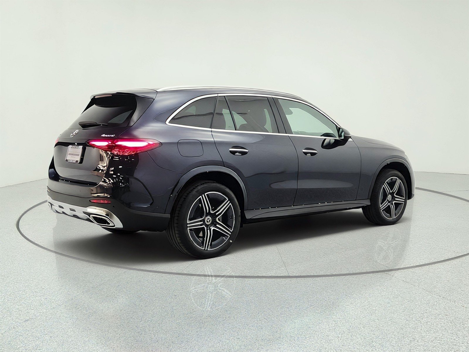 Used 2023 Nautical Blue Metallic Mercedes-Benz GLC 300 4MATIC® SUV image 5