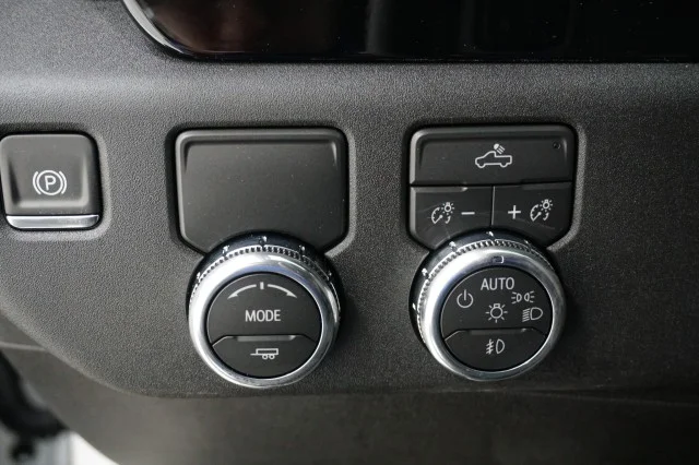 New 2026 Summit White GMC Elevation image 22
