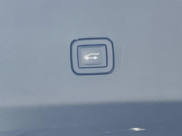 Used 2021 Gray Chevrolet LT image 9