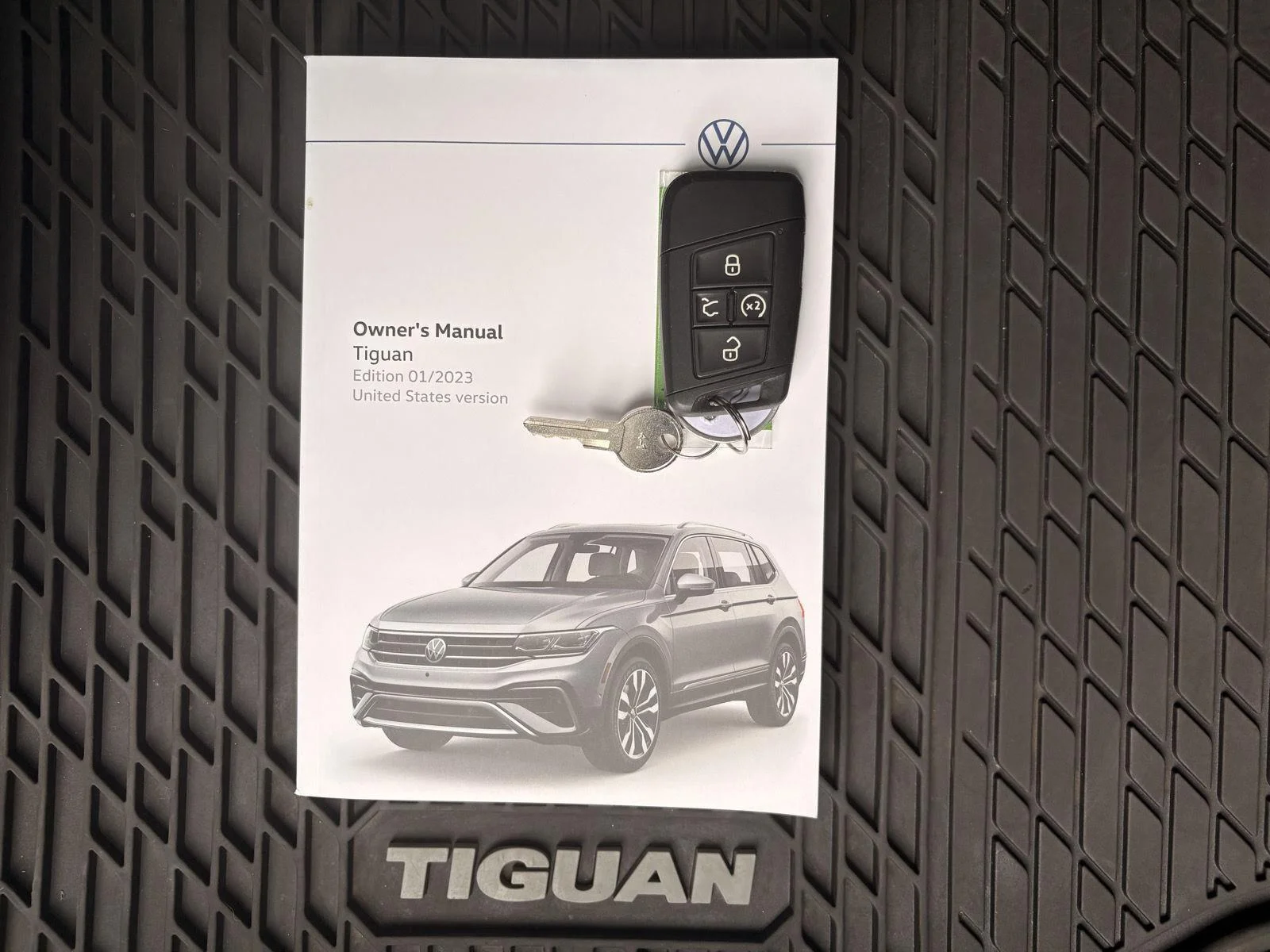 Used 2023 Platinum Gray Metallic Volkswagen SE R-Line Black image 21