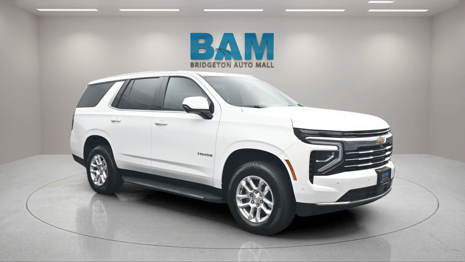 Used 2025 White Chevrolet LT image 1
