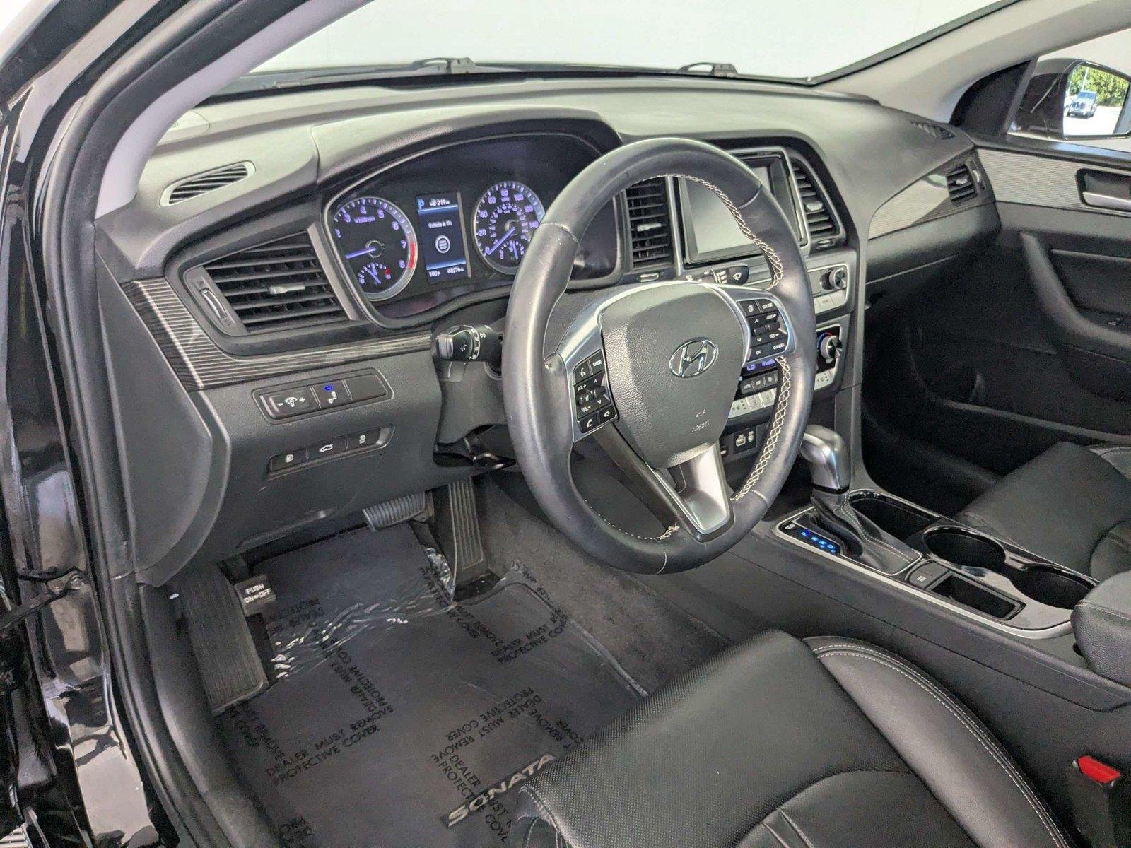 Used 2018 Phantom Black Hyundai Limited image 11