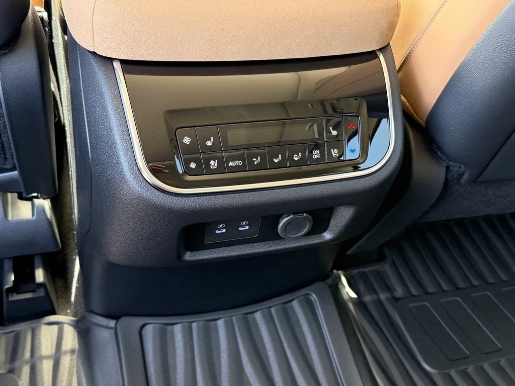 New 2027 RADIANT WHITE INFINITI Luxe 2WD image 16