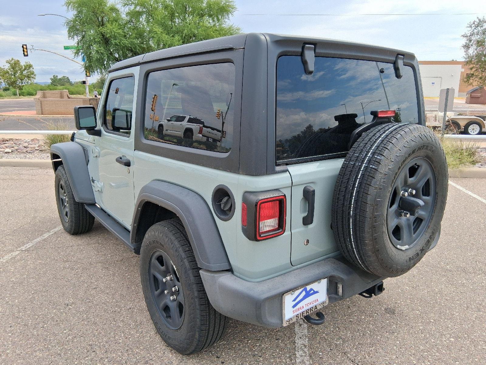 Used 2024 Earl Clearcoat Jeep Sport image 3