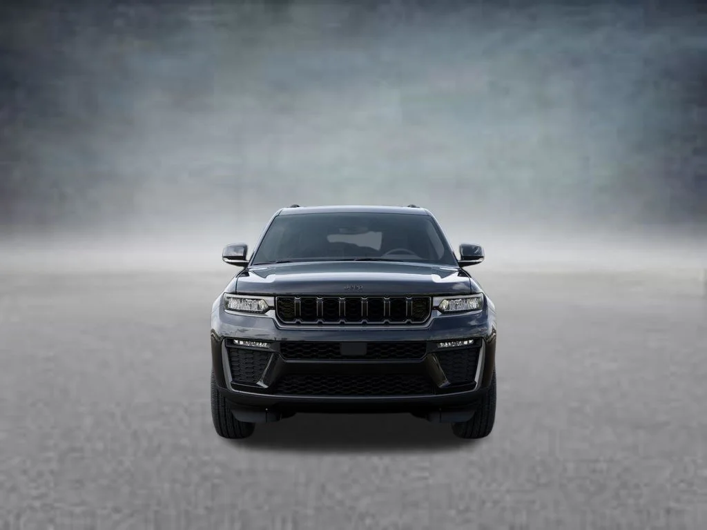 New 2026 Diamond Black Crystal Pearl-Coat Exterior Paint Jeep Limited image 6