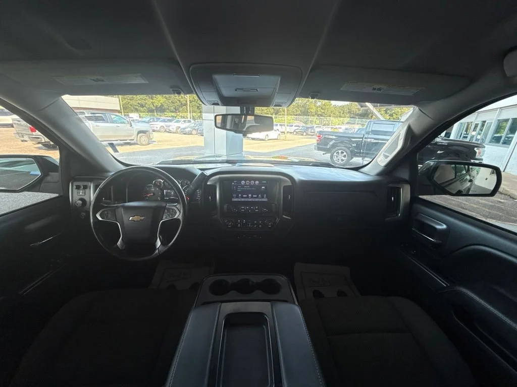 Used 2018 BLACK Chevrolet LT image 17