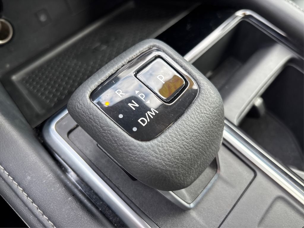 Used 2023 Silver Nissan SL image 33