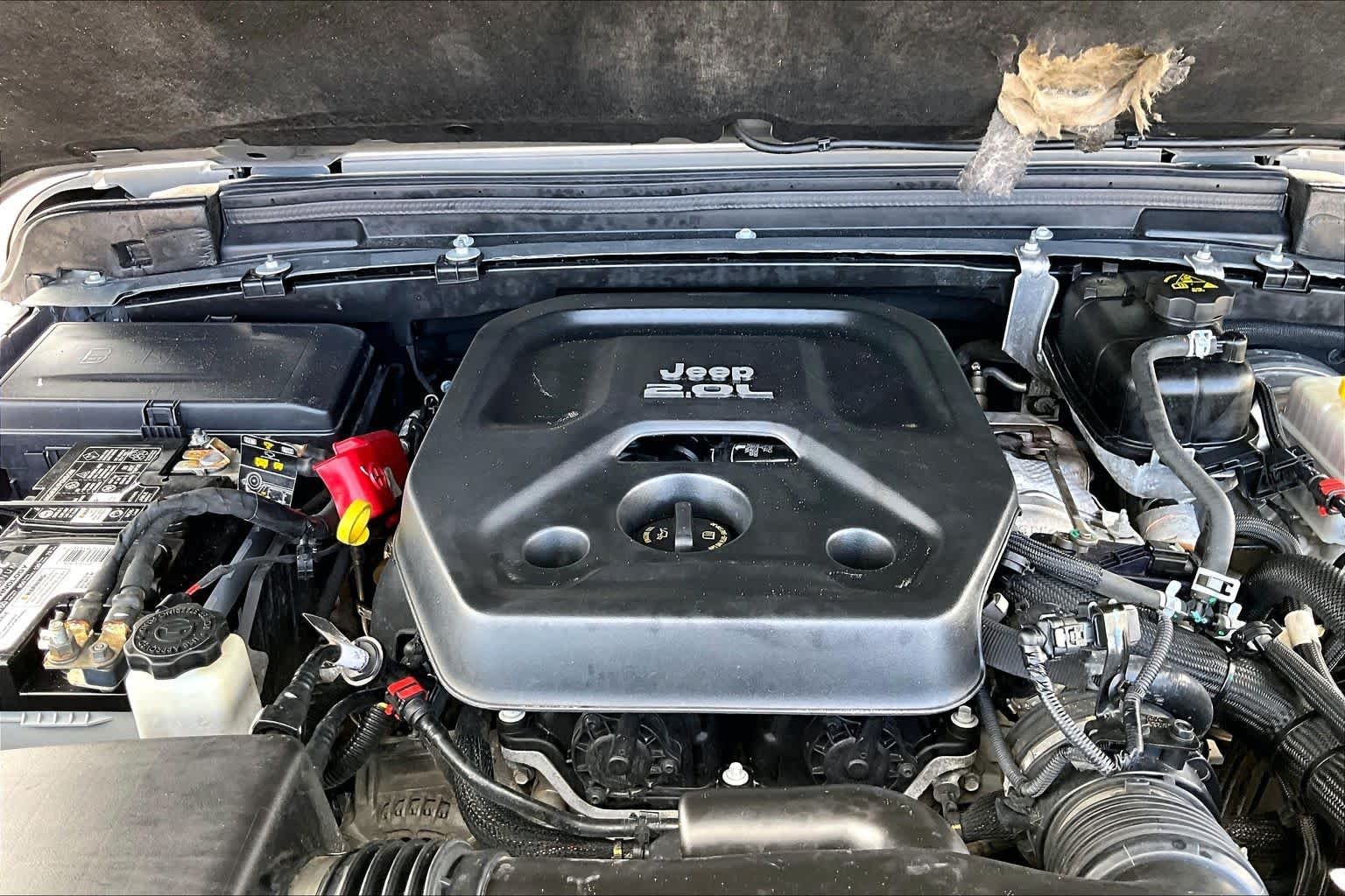 Used 2020 Sting-Gray Clearcoat Jeep Sport Altitude image 32