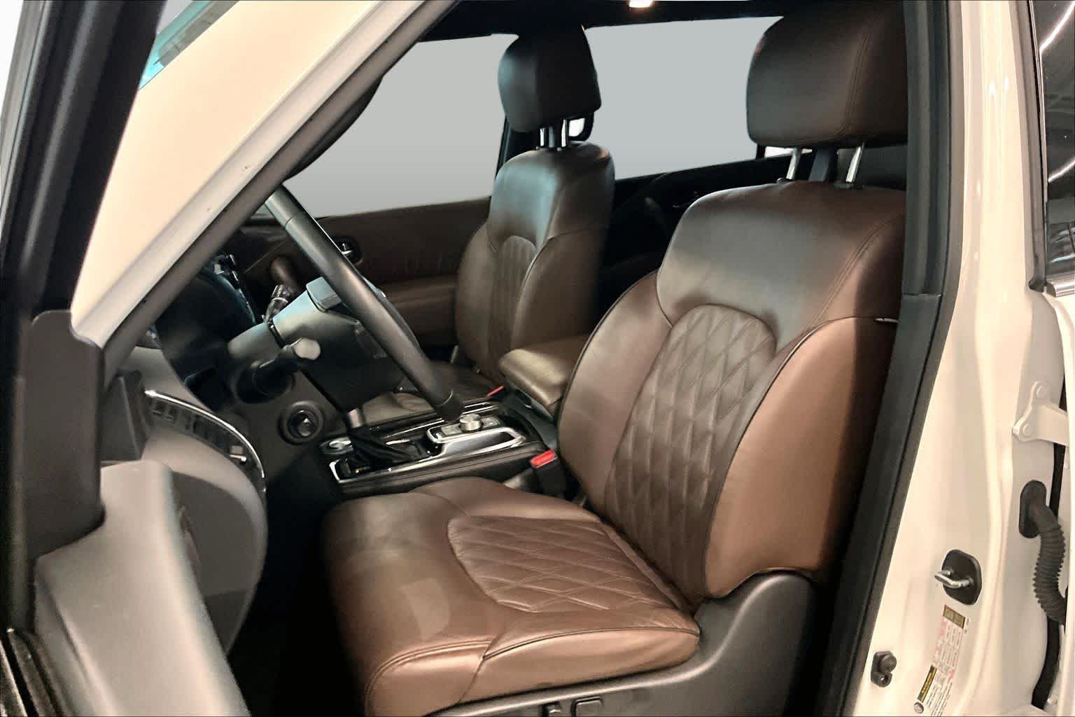Used 2023 Aspen White Tricoat Nissan Platinum image 8